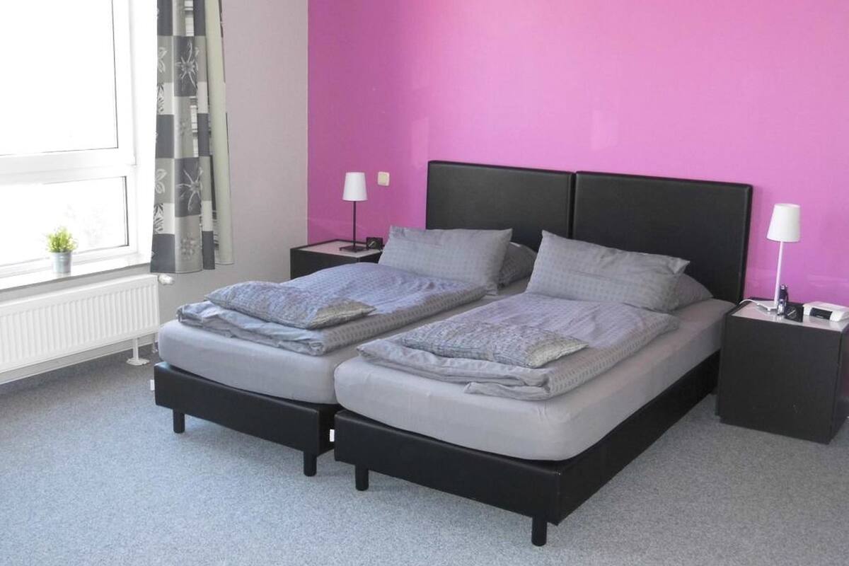 double room | desk, blackout curtains, free wifi, bed sheets