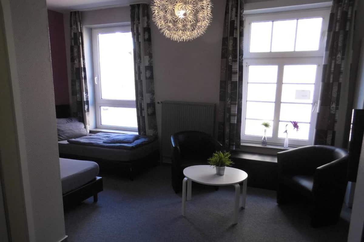 Twin Room | Desk, blackout drapes, free WiFi, bed sheets