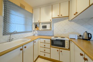 Private kitchen - San Lameer Villa Rentals Bachelor Studio 2010  (Southbroom)