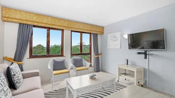 Maison Familiale, 1 chambre | Coin séjour | Télévision