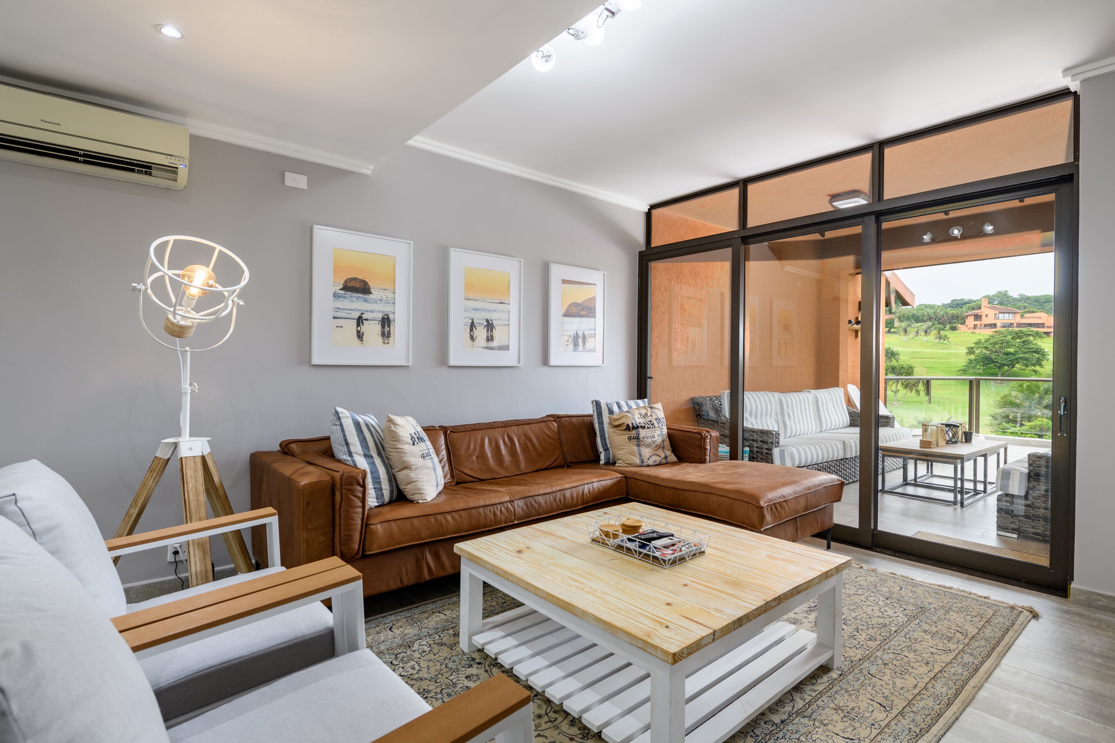 Biệt thự Superior | Khu phòng khách | TV màn hình phẳng 1-inch có truyền hình vệ tinh, TV 