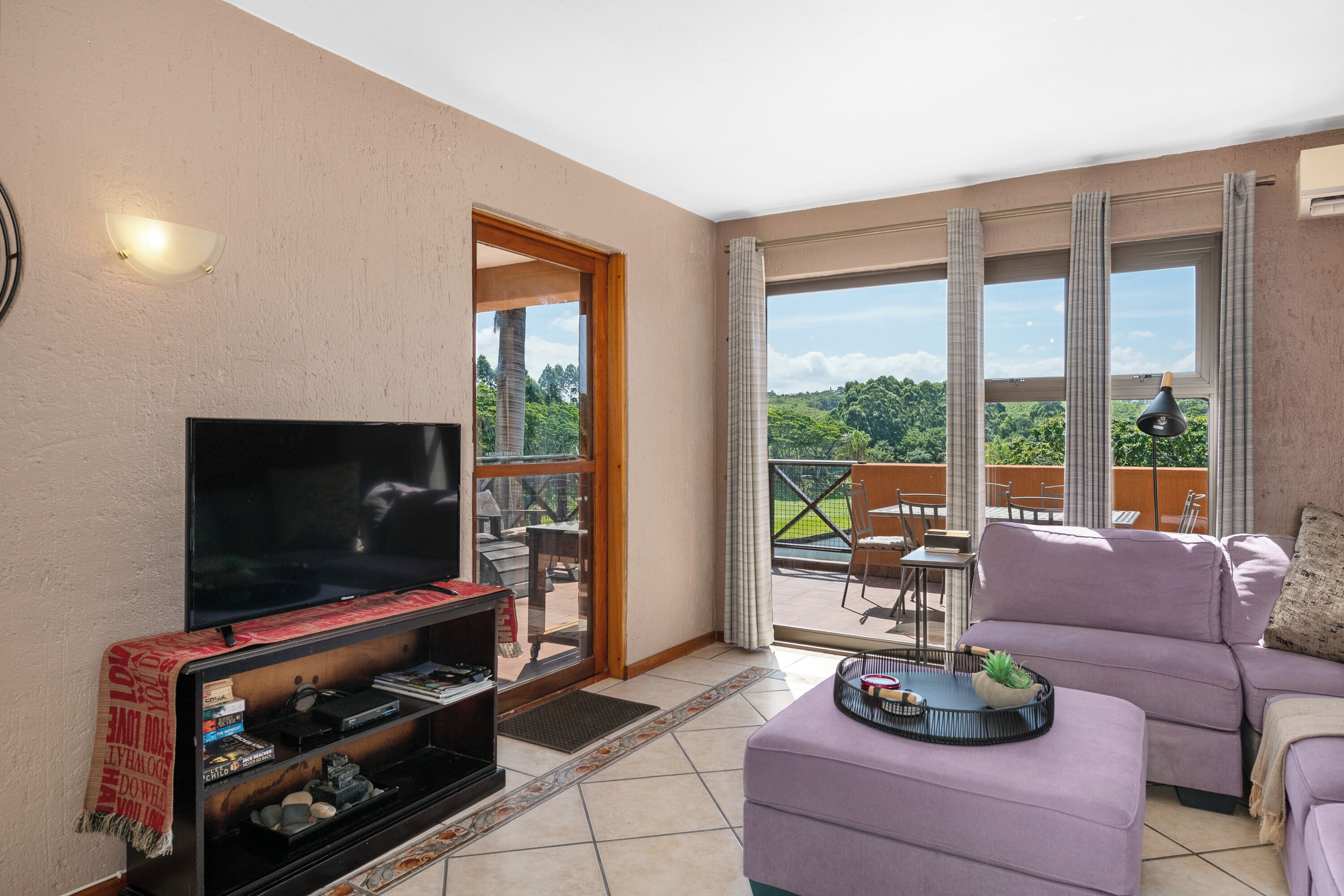 One Bedroom Standard 10412 | Living area