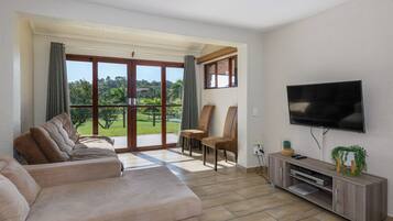 One Bedroom Standard 10417 | Living area | TV