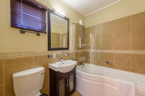 Maison familiale, 1 chambre | Salle de bain