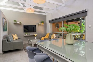 Habitación superior, 3 habitaciones | Zona de estar