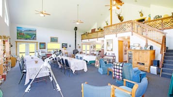 Banquet hall