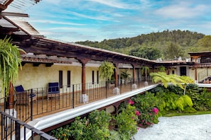 Terrace/patio - Casa Faustina Boutique Hotel (Antigua Guatemala)