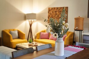 35-inch flat-screen TV with cable channels, TV - Casa Faustina Boutique Hotel (Antigua Guatemala)