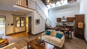 1 bedroom, premium bedding, in-room safe, desk
