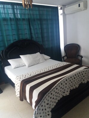 Double Room (Fan)