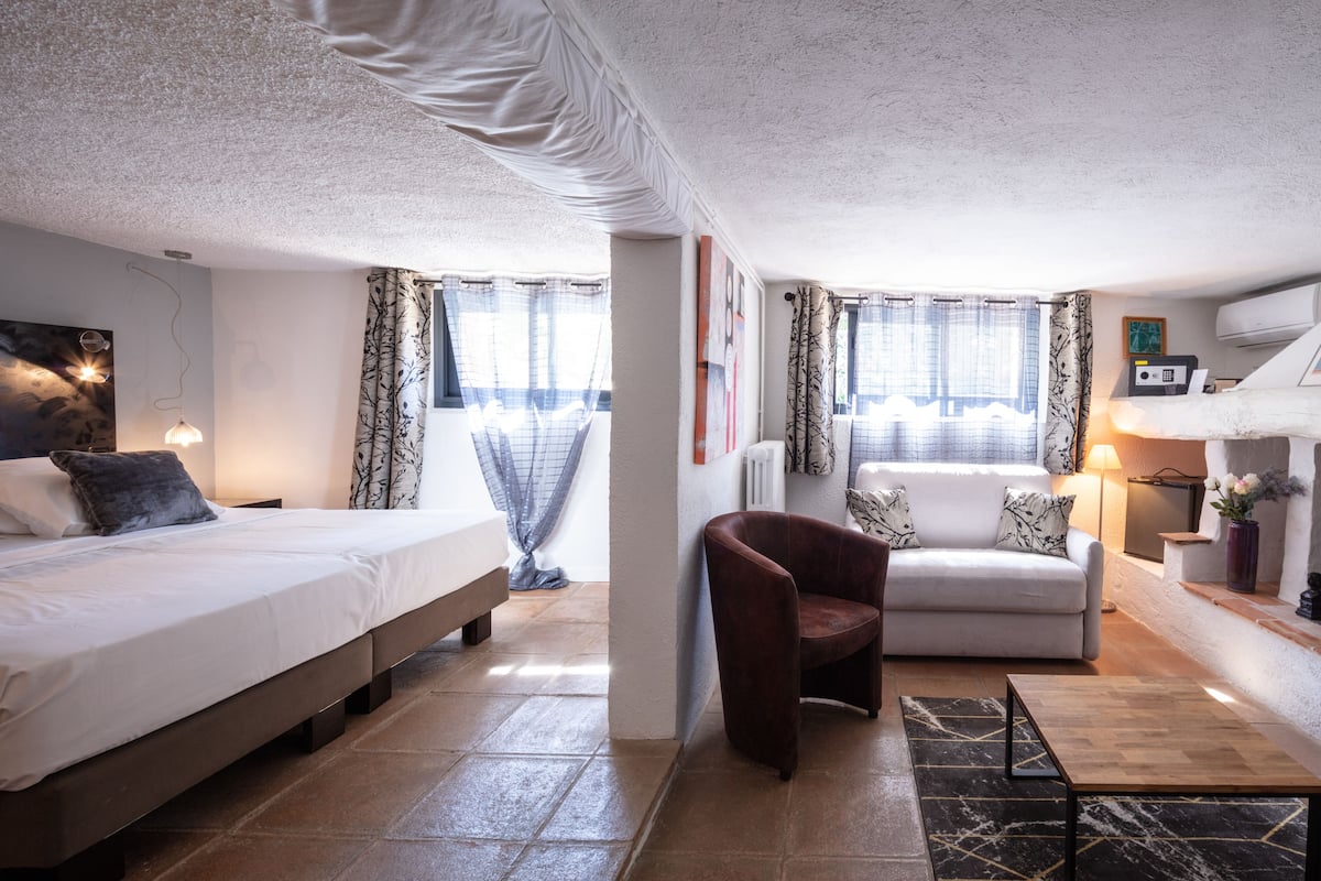 superior double room | 1 bedroom, minibar, in-room safe, individually decorated