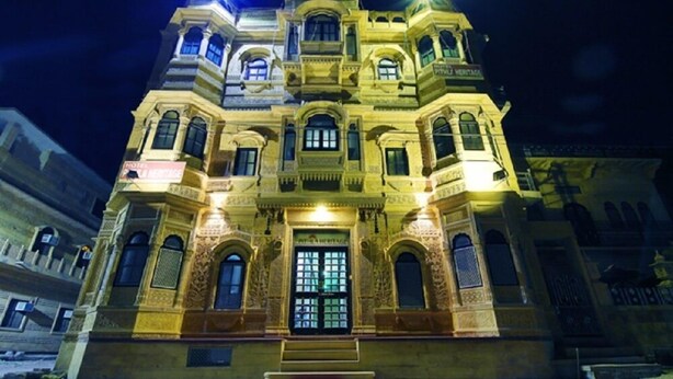Façade de l’hébergement - soirée/nuit