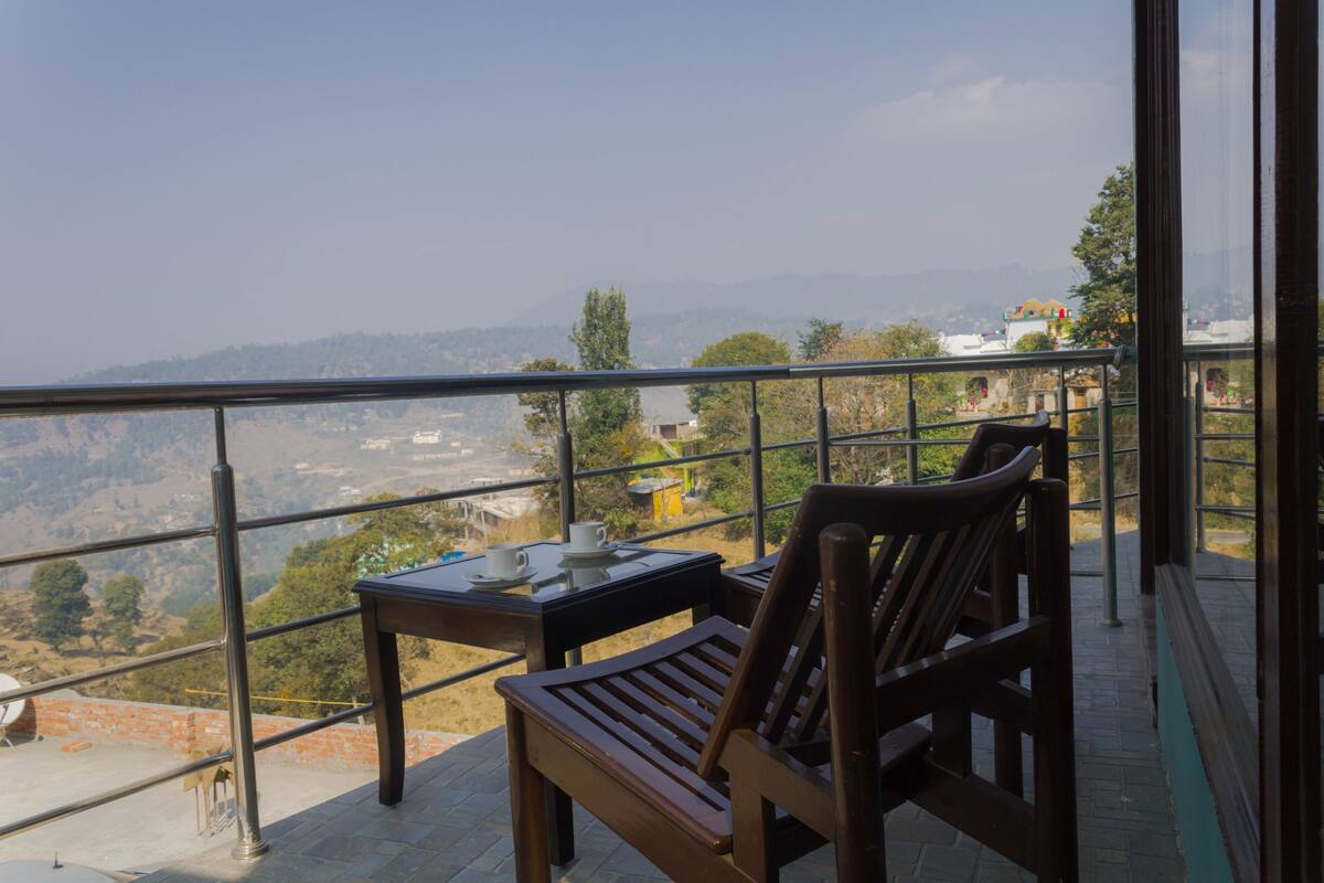 Deluxe Room | Rollaway beds (surcharge), WiFi (free)