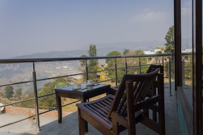 Deluxe Room | Rollaway beds, free WiFi