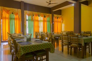 Deluxe Room | Rollaway beds, free WiFi - V Resorts Hotel Sunita Almora (Almora)