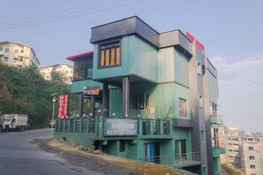 Deluxe Room | Rollaway beds, free WiFi - V Resorts Hotel Sunita Almora (Almora)