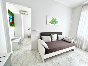 Deluxe Suite | Desk, free WiFi, bed sheets - Innsud - Salentobedrooms (Nardò)