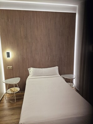 Single Room | In-room safe, desk, blackout curtains, free WiFi - Hotel VillaSegura (Molina de Segura)