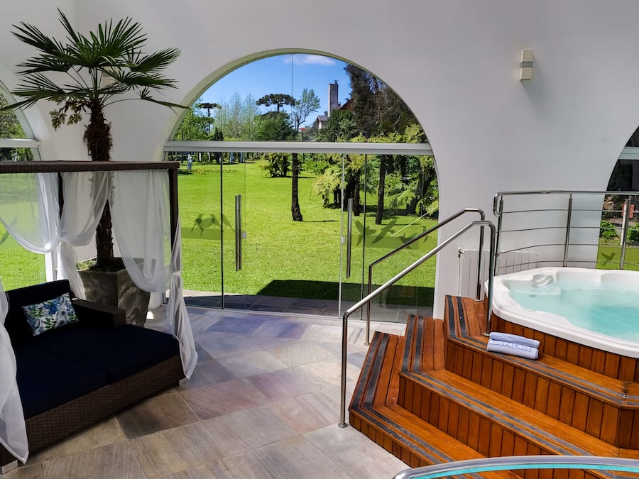 2 piscinas techadas, una piscina al aire libre de temporada