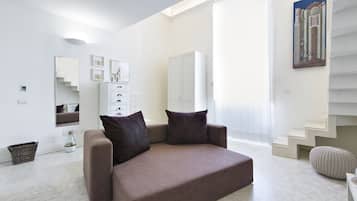 Junior-Suite, 1 Queen-Bett und Schlafsofa, Nichtraucher, Balkon | Wohnbereich