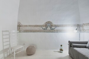 Suite familiar, 1 cama de matrimonio con sofá cama, no fumadores, baño privado | Zona de estar