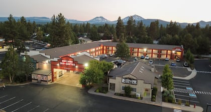 Sisters Inn And Suites