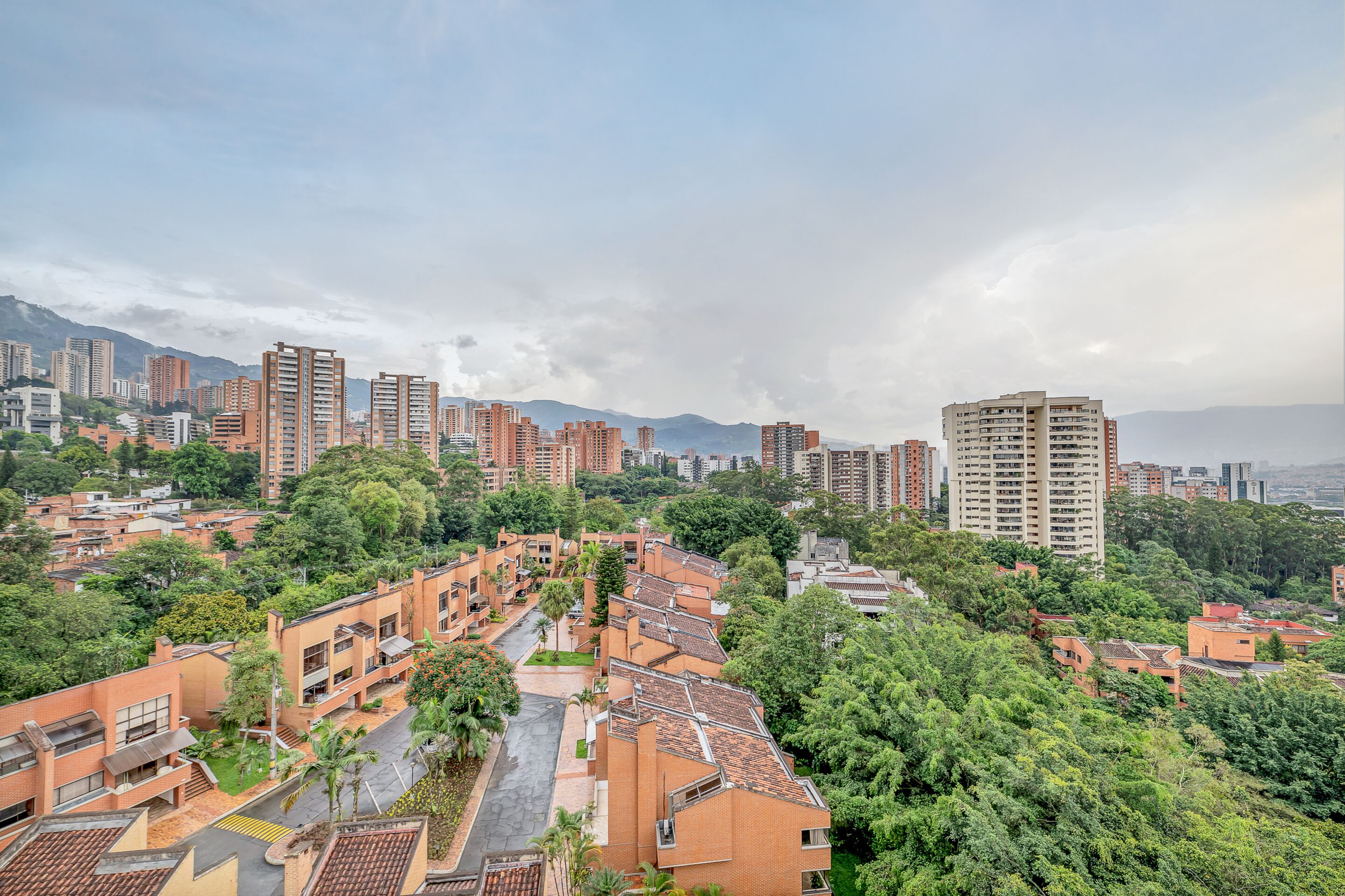 Apartamentos Poblado Alejandría by HOUSY HOST Reviews, Deals