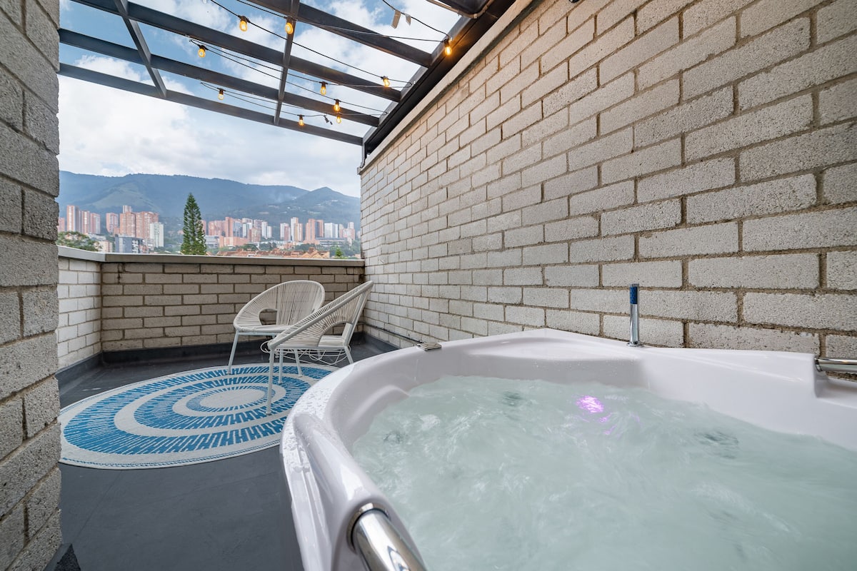 Apartment, 2 Bedrooms, Sauna (1201) | Private spa tub