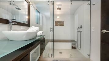 Apartment, 2 Bedrooms, Sauna (1201) | Bathroom | Combined shower/tub, rainfall showerhead, free toiletries, towels