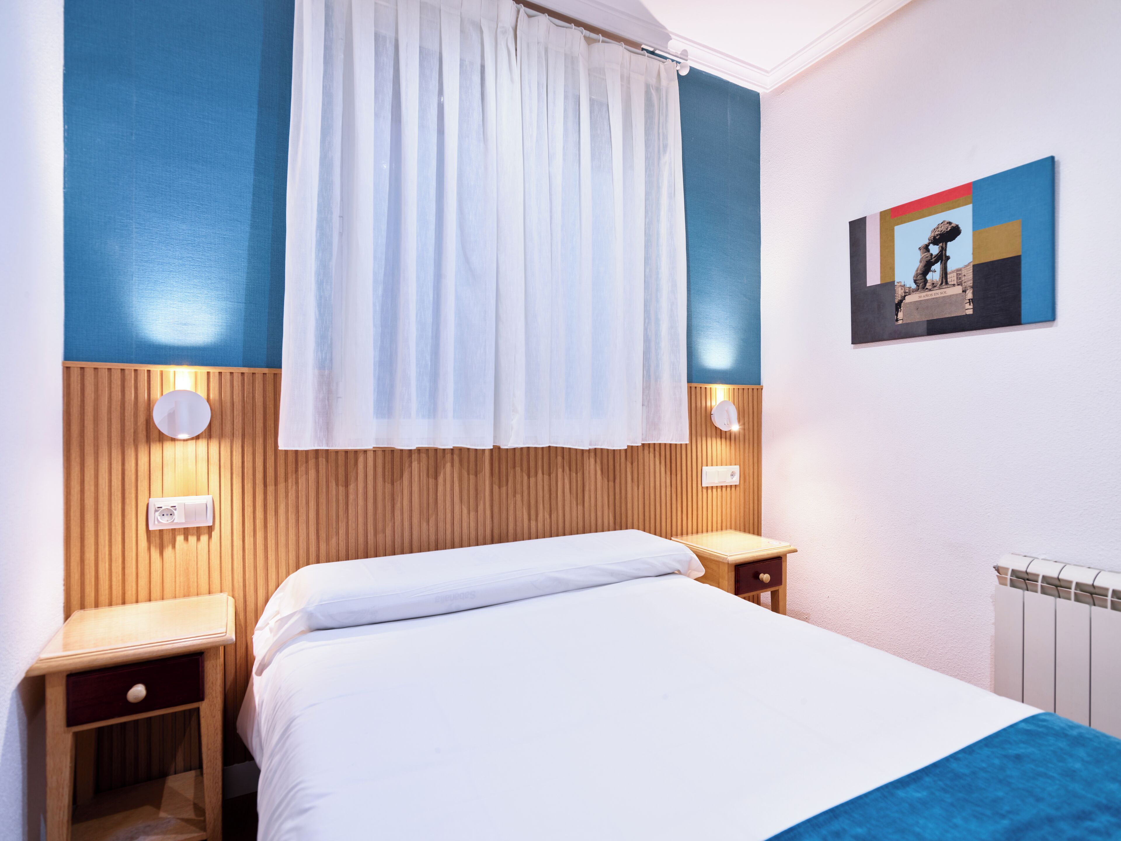 Minibar, coffres-forts dans les chambres, Wi-Fi gratuit, draps fournis