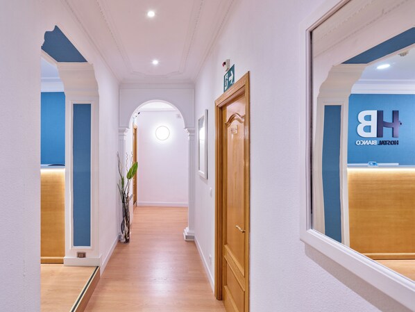 Hallway - Hostal Bianco (Madrid)