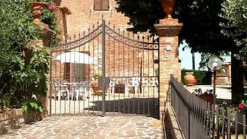Entrada de la propiedad