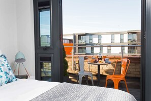 Attico Executive, 2 camere da letto, balcone, vista città | 1 camera, biancheria da letto di alta qualità, con stile personalizzato