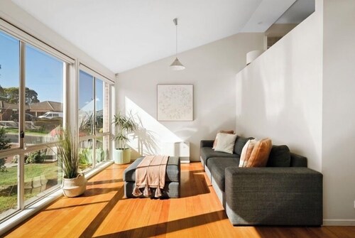 Sunbury on the Hill, breath taking city views, close to Melbourne Airport