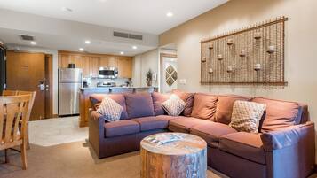 TV, fireplace, DVD player, stereo