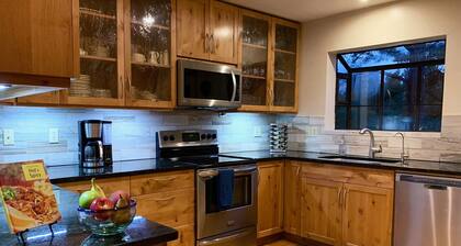 3bed+den Nakai Chalet, EV charger, AC, Spa Sale September