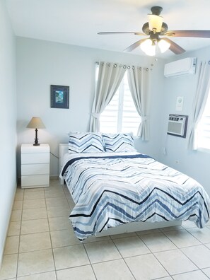 2 bedrooms, iron/ironing board, WiFi, bed sheets - ISOLA– Breezy 2nd floor Apt in beautiful neighborhood just min to Beaches & BQN (Aguadilla)