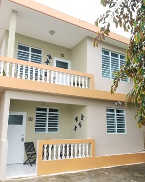 Exterior - ISOLA– Breezy 2nd floor Apt in beautiful neighborhood just min to Beaches & BQN (Aguadilla)