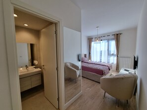 2 Schlafzimmer, Bügeleisen/Bügelbrett, Internetzugang, Bettwäsche