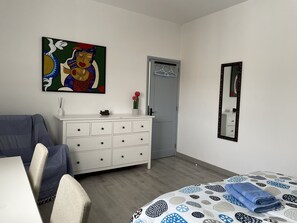 2 bedrooms, desk, iron/ironing board, travel cot