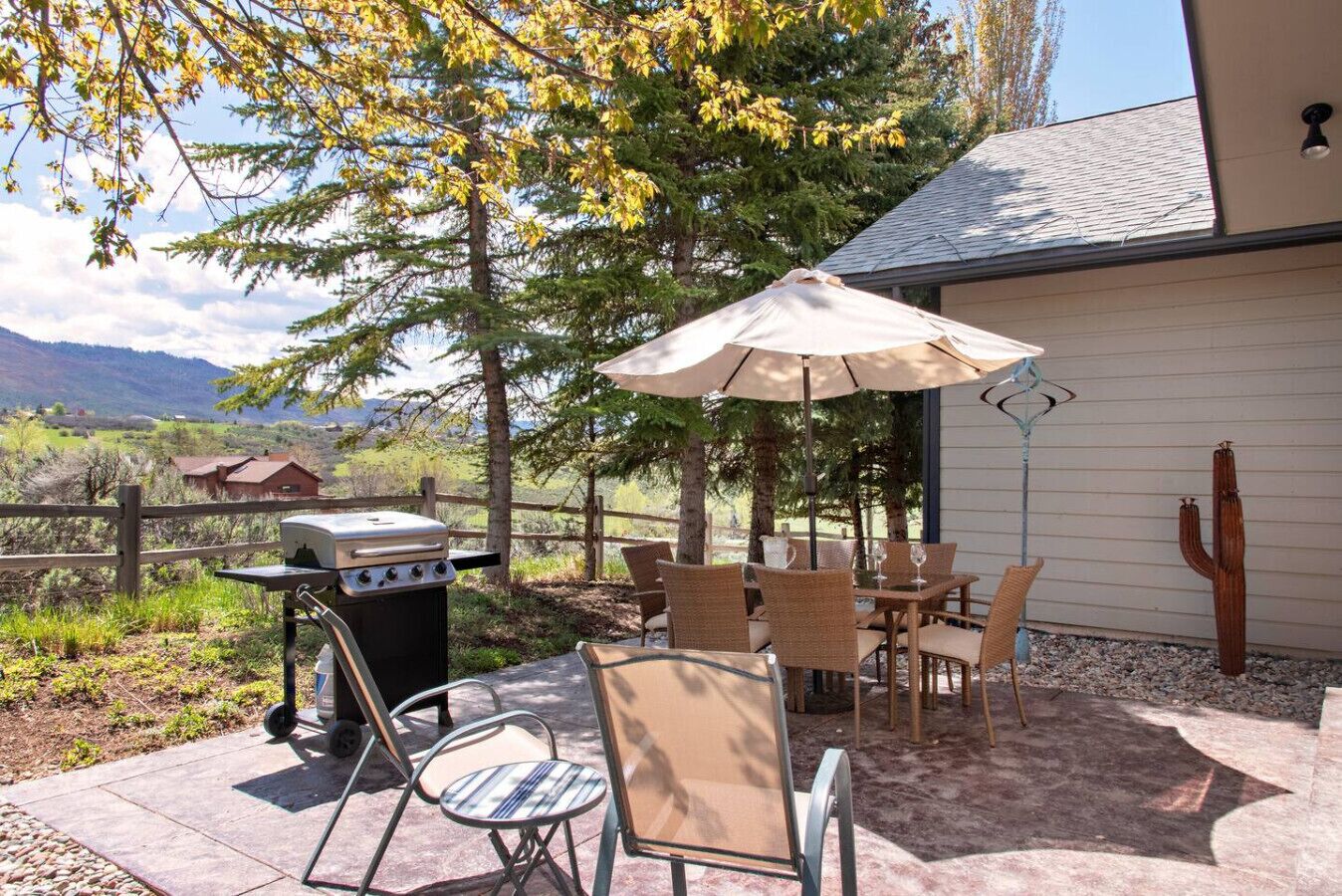 Outdoor dining