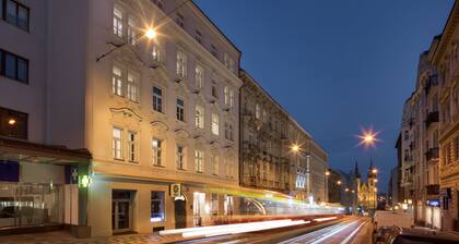 Louren Apartments