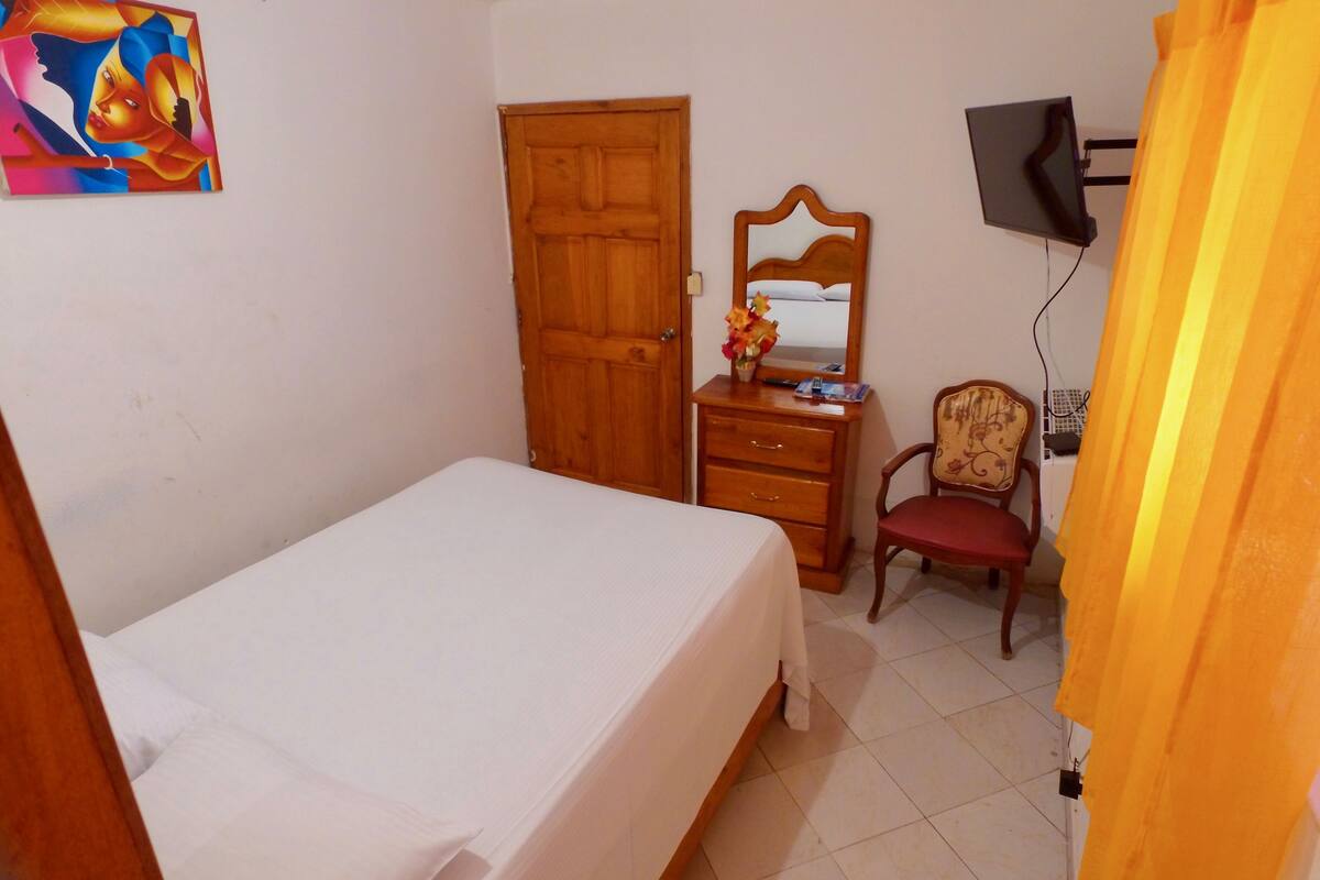 1 bedroom, premium bedding, in-room safe, desk