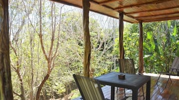 Premium Bungalow, 1 King Bed, Non Smoking, Mountain View | Terrace/patio