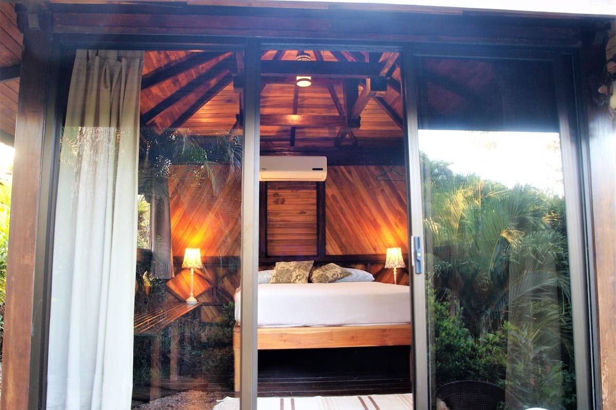 Deluxe Cabin, 1 Queen Bed, Private Bathroom, Mountain View