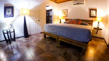 Bungalow Premium, 1 cama King size, para no fumadores, vista a la montaña | Área de sala de estar