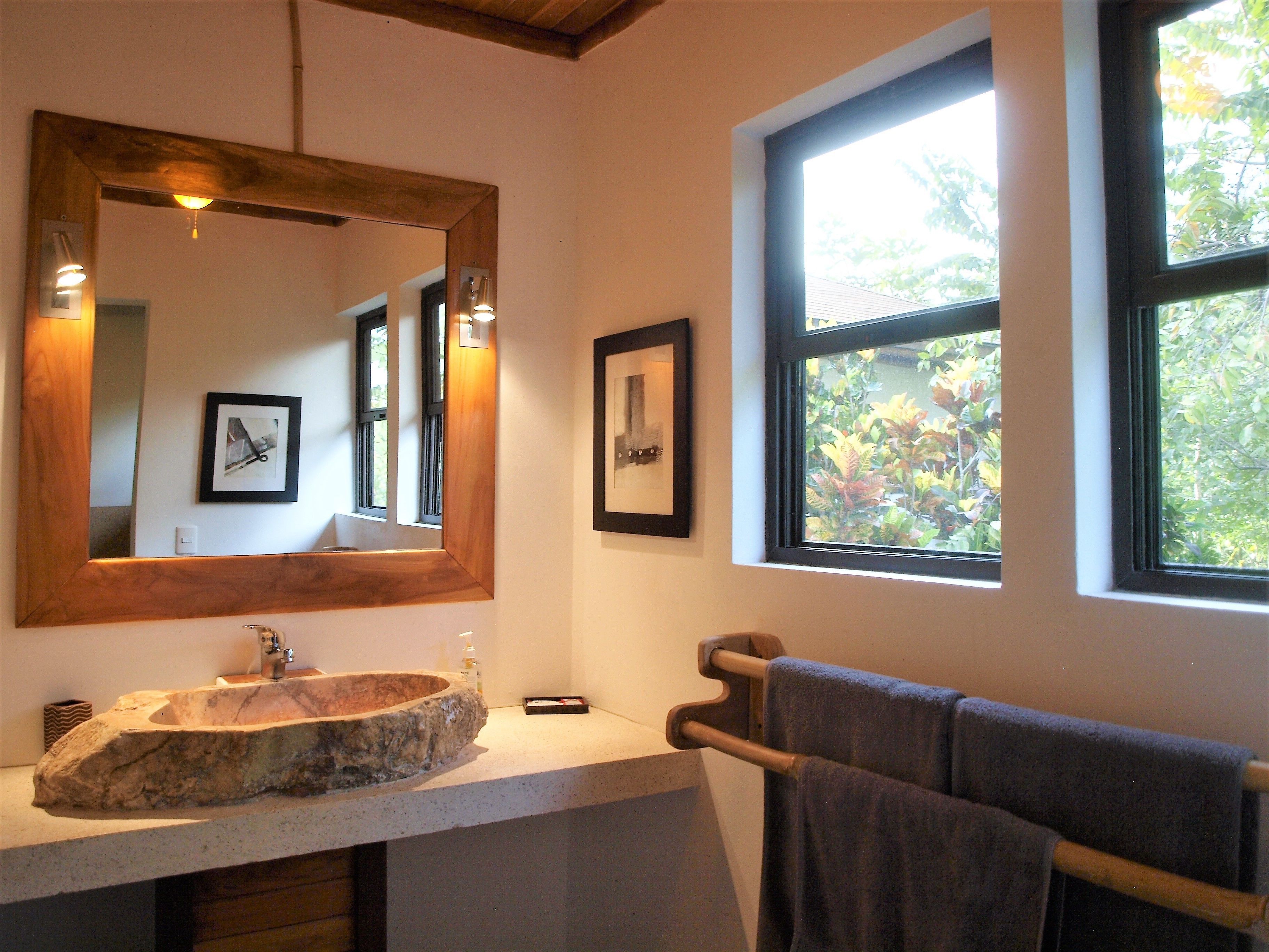 premium bungalow, 1 king bed, non smoking, mountain view | bathroom sink