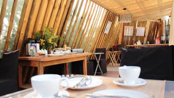 Desayuno bufé gratuito y diario