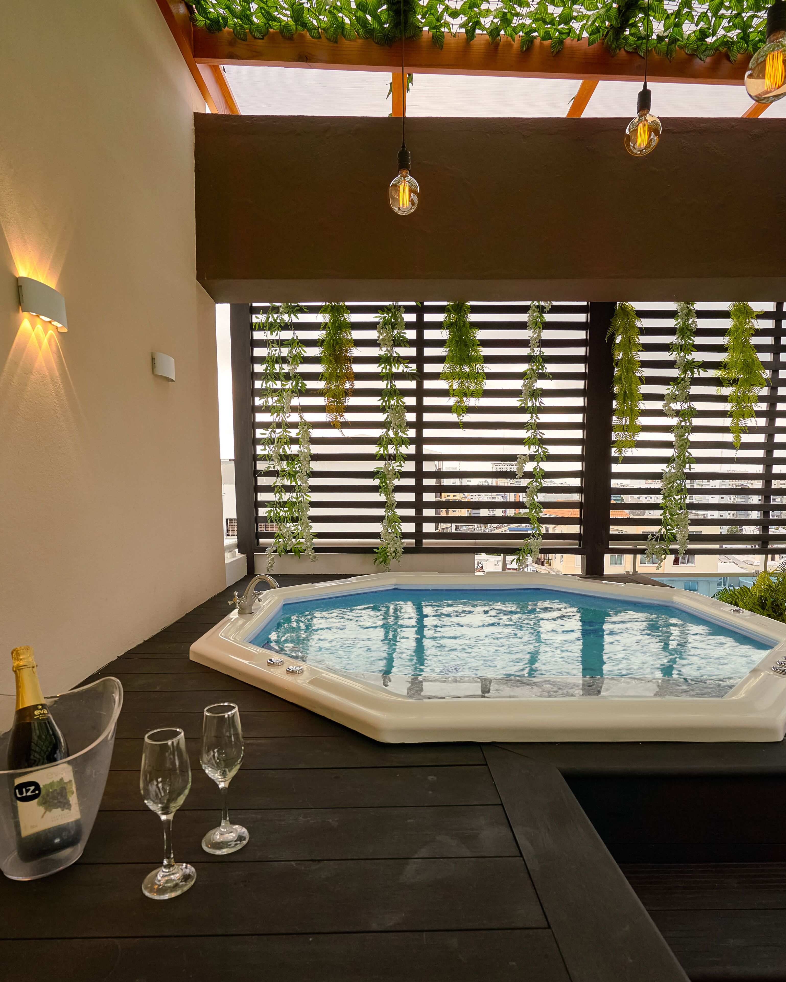 Vip Luxury Rooftop Two Bedroom Penthouse &amp; Jacuzzi | 露台