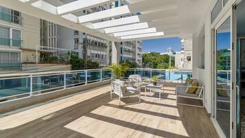 Een strijkplank/strijkijzer, gratis wifi, beddengoed